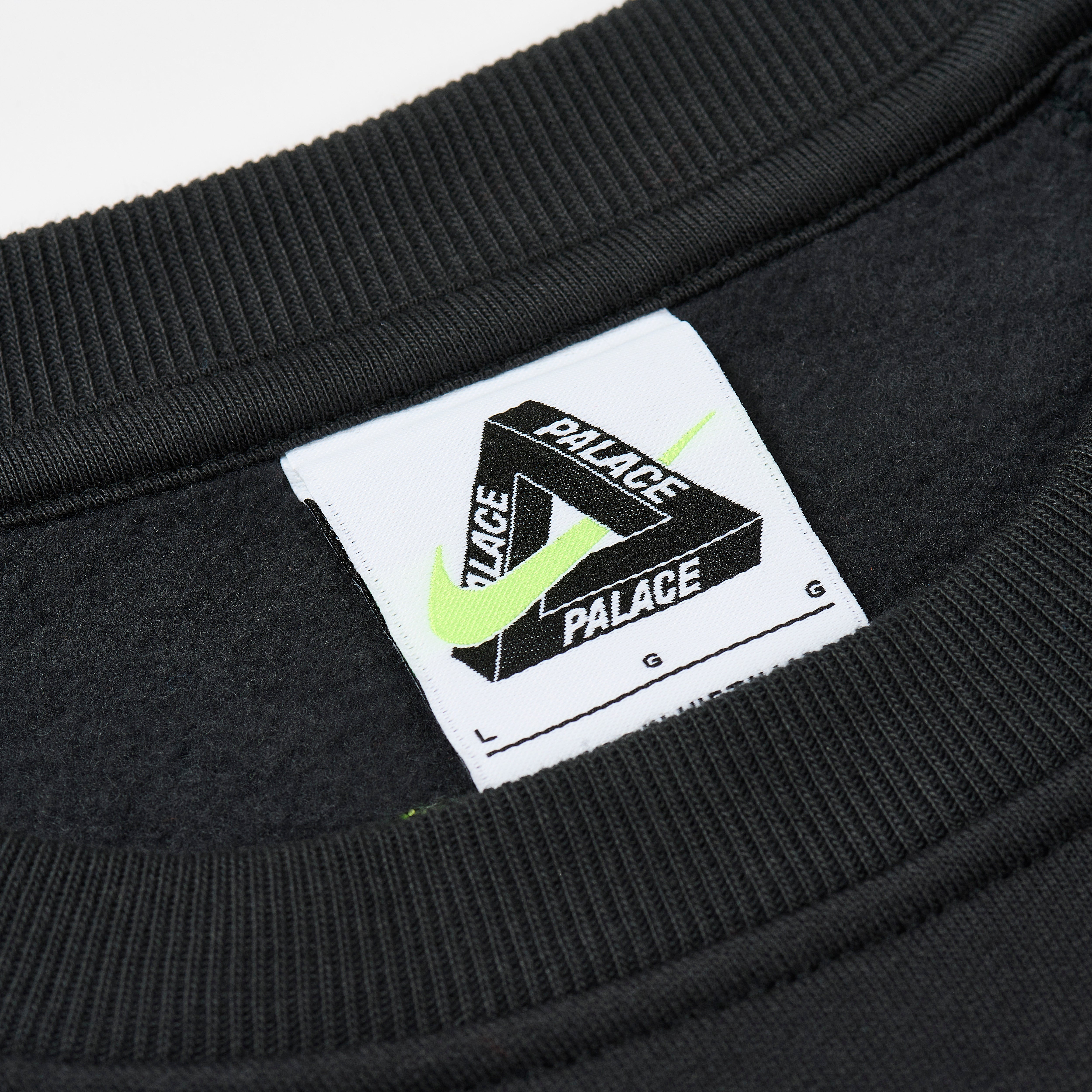 Thumbnail PALACE NIKE TOTAL P90 CREW BLACK one color