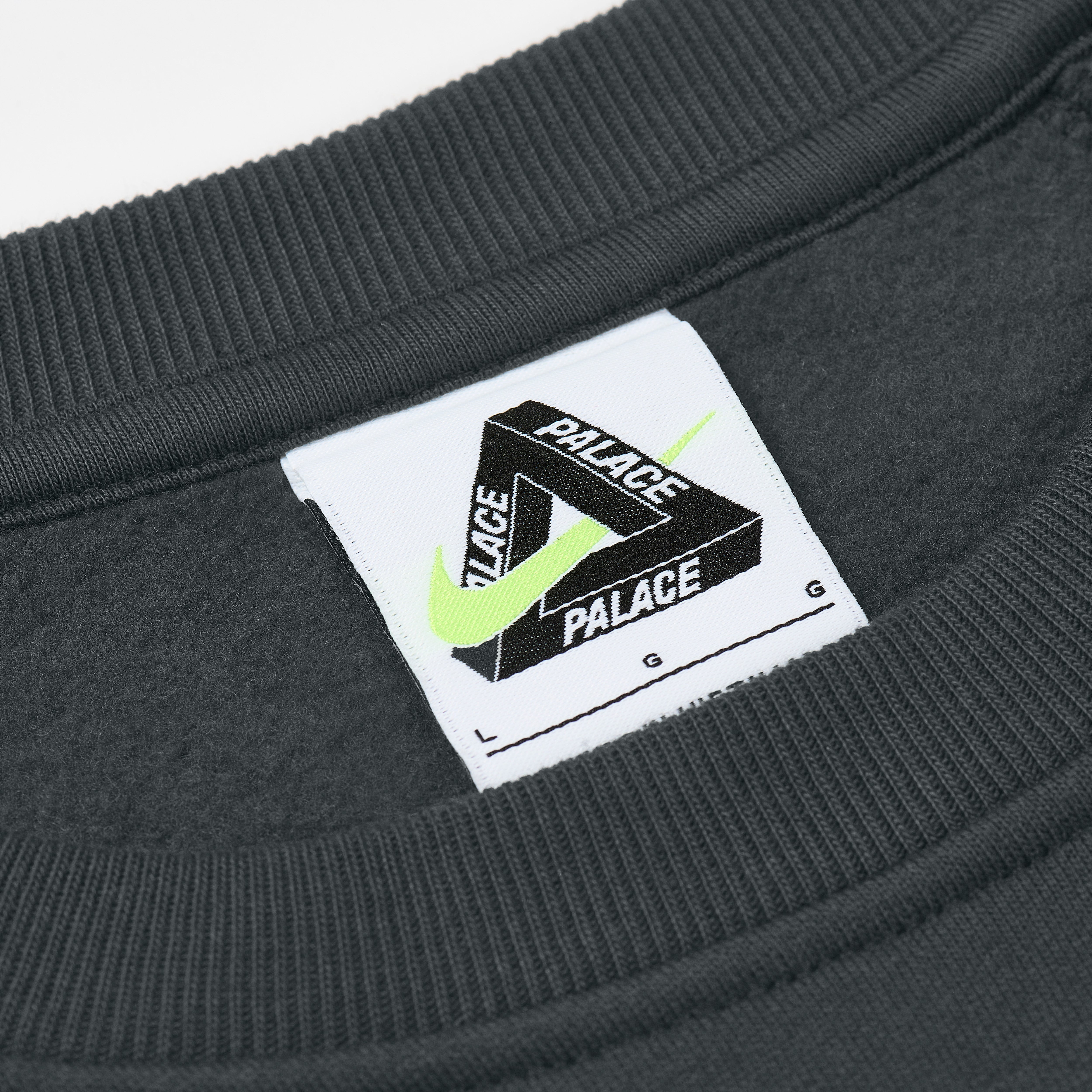 Thumbnail PALACE NIKE TOTAL P90 CREW GREY one color