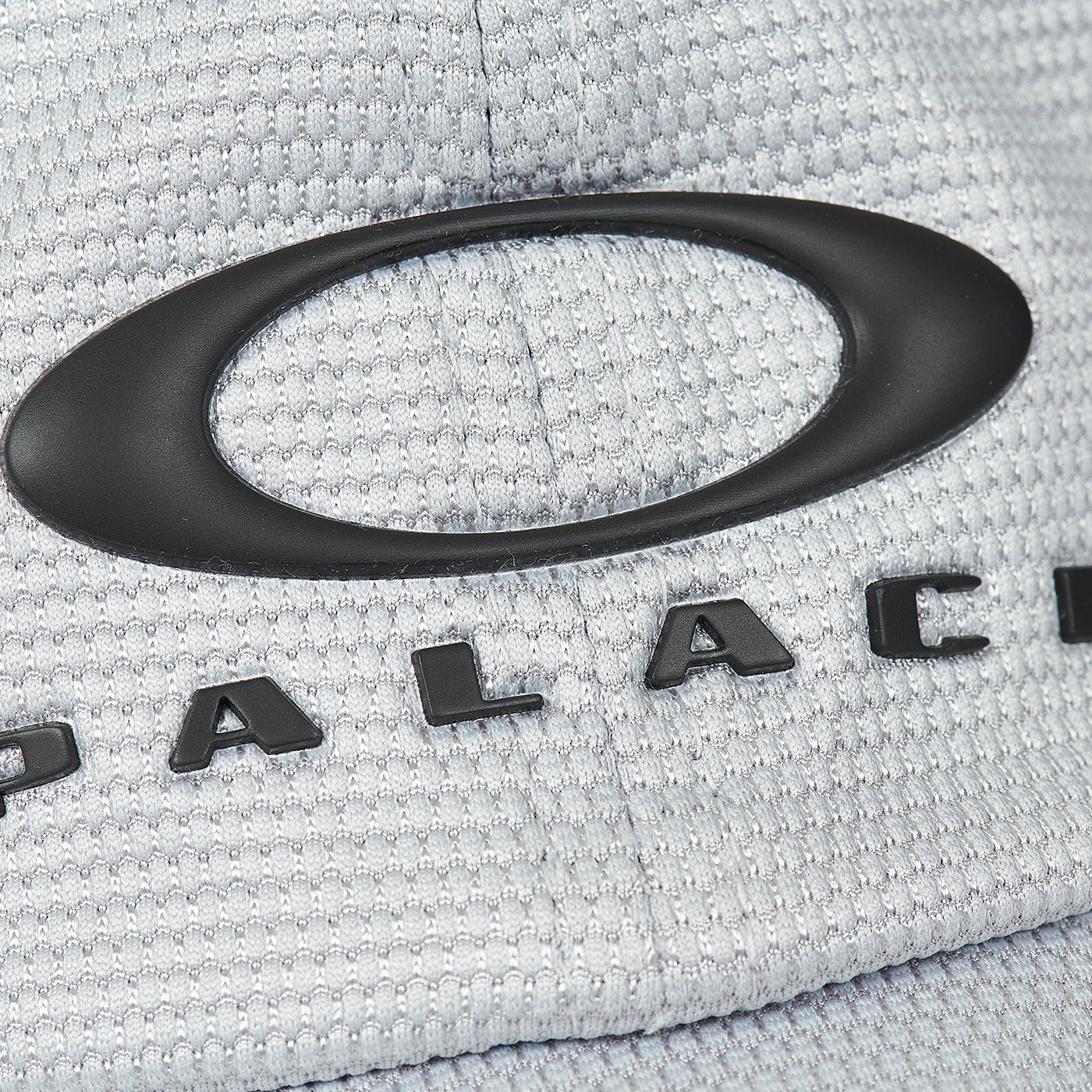 PALACE OAKLEY 6-PANEL SILVER / BLACK