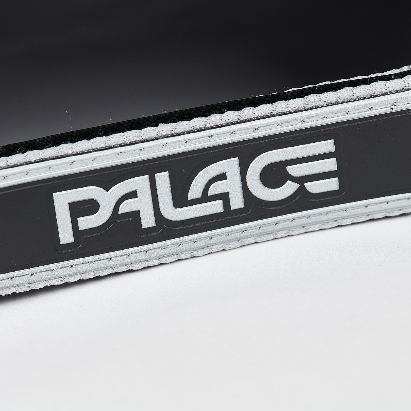 PALACE OAKLEY 6-PANEL SILVER / BLACK