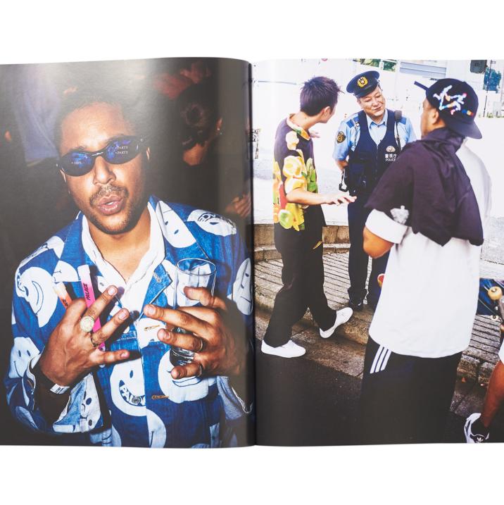 Thumbnail PALACE JAPAN MAGAZINE one color
