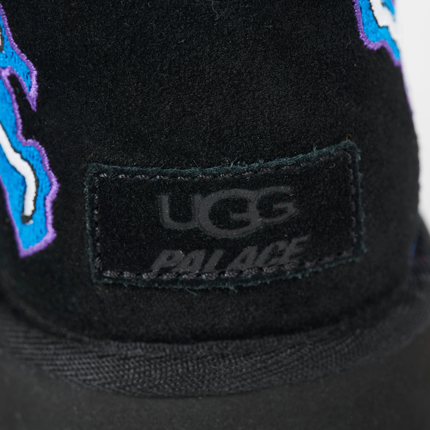 Thumbnail PALACE UGG LIGHTNING CLASSIC SHORT BOOT BLACK one color