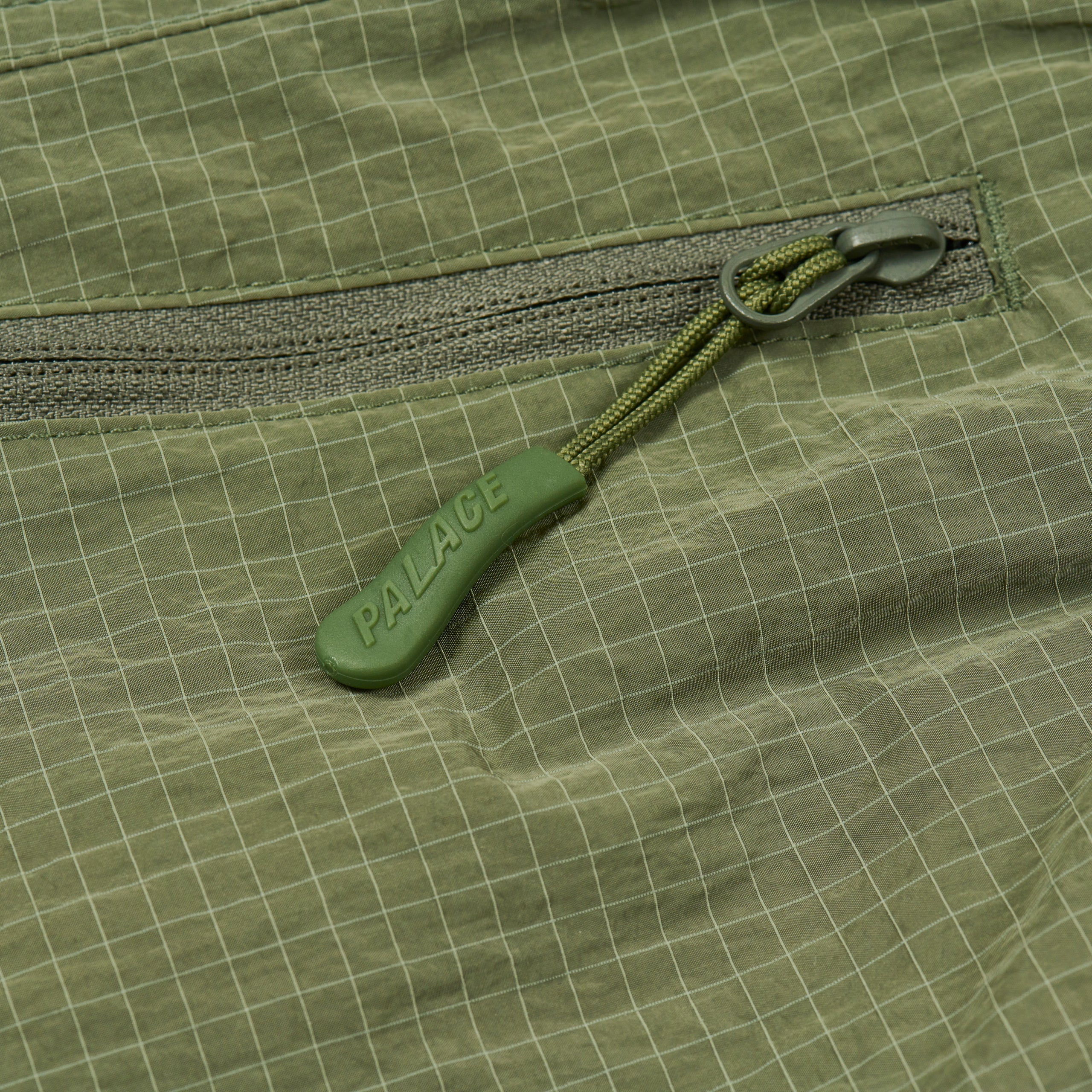 Thumbnail DEFLECTO SHORT THE DEEP GREEN one color