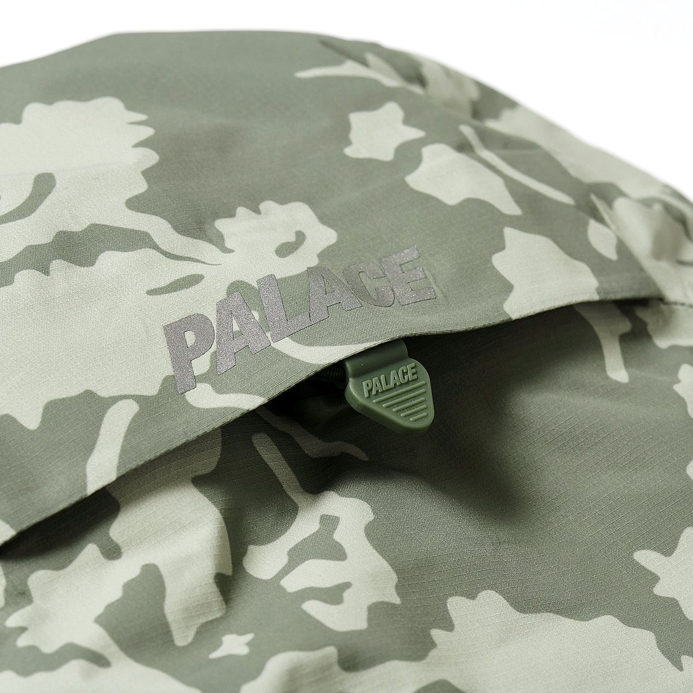 Gore-Tex Cargo Down Parka Leaf Dpm - Winter 2023 - Palace Gore-Tex Cargo Down Parka Leaf Dpm - Winter 2023 - Palace